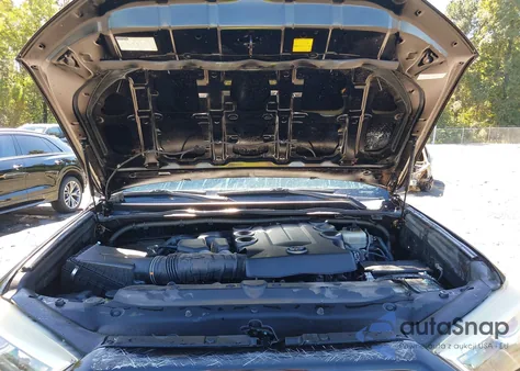 2014 Toyota 4Runner Sr5 Premium z USA, uszkodzony, nr VIN JTEZU5JR8E5082006